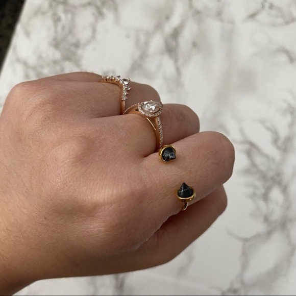 Shiraleah black Triska knuckle ring size 6 gold tone new in box Christmas - Picture 2 of 6